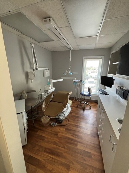 227 Russell St, Worcester, MA for sale - Interior Photo - Image 3 of 4