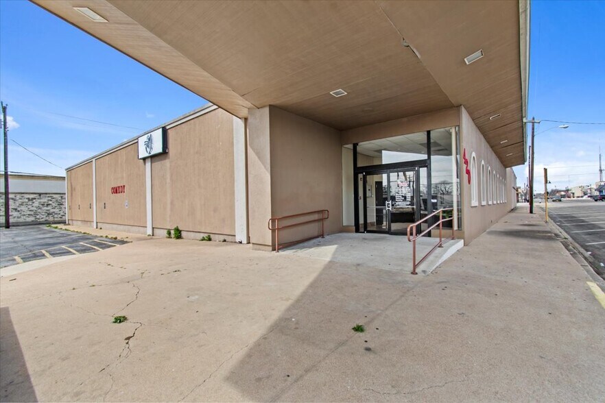 420 E Ave C, Killeen, TX à louer - Photo du bâtiment - Image 1 de 8