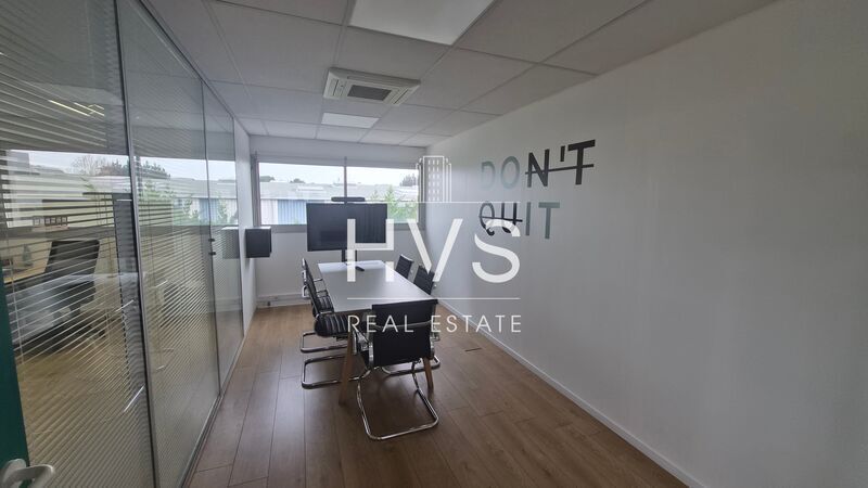 Office in Aix-en-Provence for lease - Interior Photo - Image 2 of 5