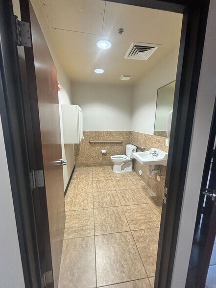 1425 W Elliot Rd, Gilbert, AZ à vendre - Photo intérieure - Image 3 de 91
