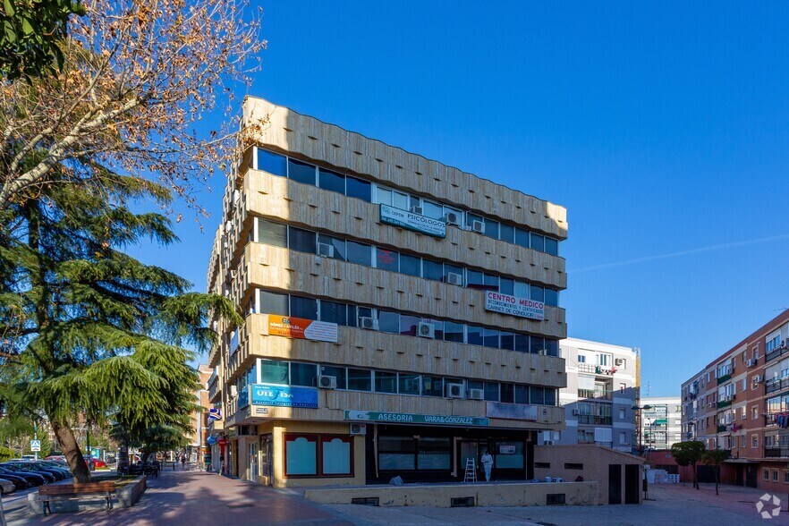 Bureau dans Getafe, Madrid à louer - Photo du bâtiment - Image 2 de 5