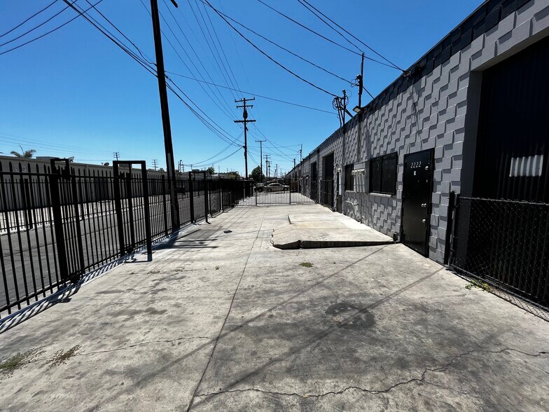 2222-2308 W 2nd St, Santa Ana, CA à louer - Photo du bâtiment - Image 3 de 10