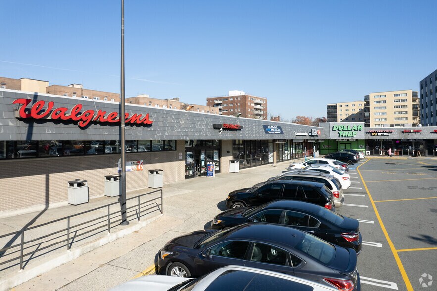 2151 Lemoine Ave, Fort Lee, NJ à louer - Photo du bâtiment - Image 3 de 10