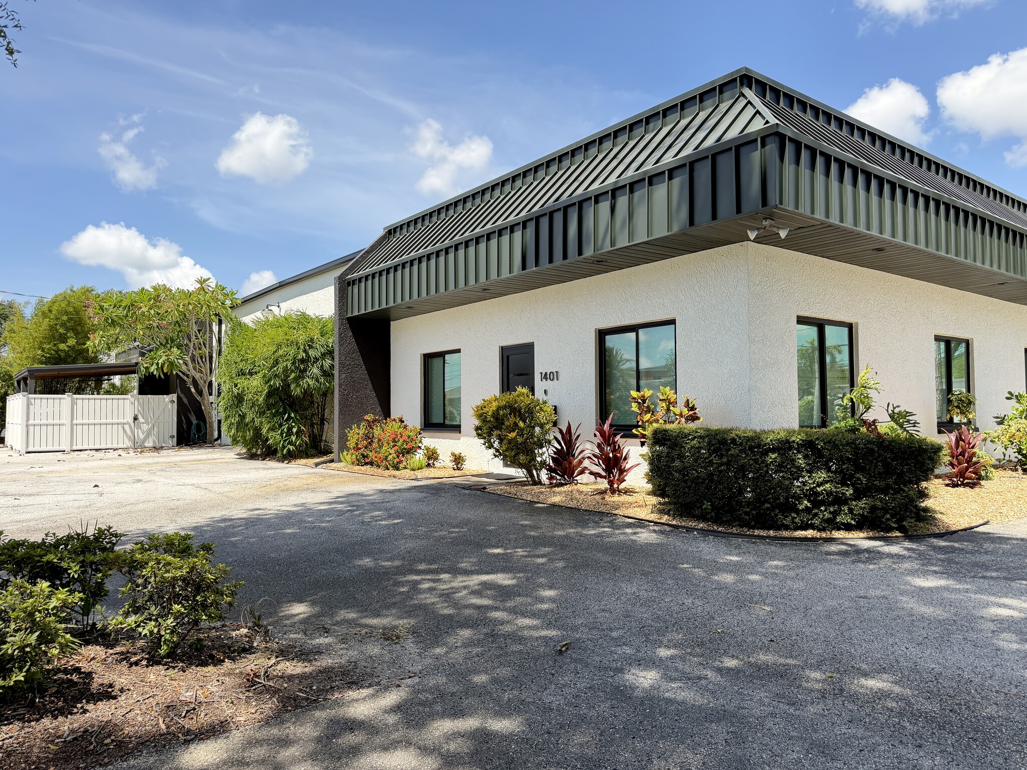 1401 22nd St N, Saint Petersburg, FL for lease Building Photo- Image 1 of 30