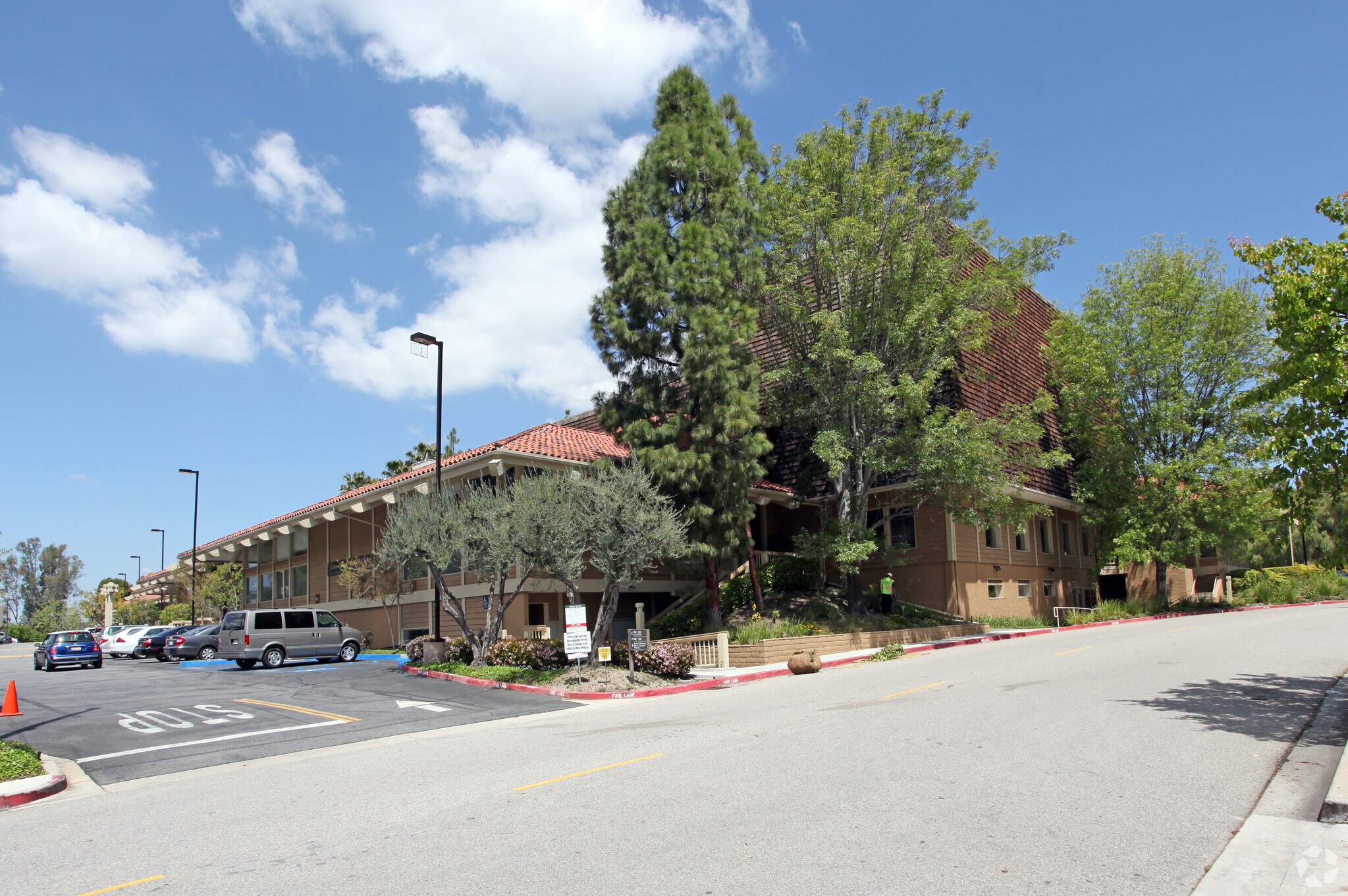850 Hampshire Rd, Westlake Village, CA à louer Photo du bâtiment- Image 1 de 42