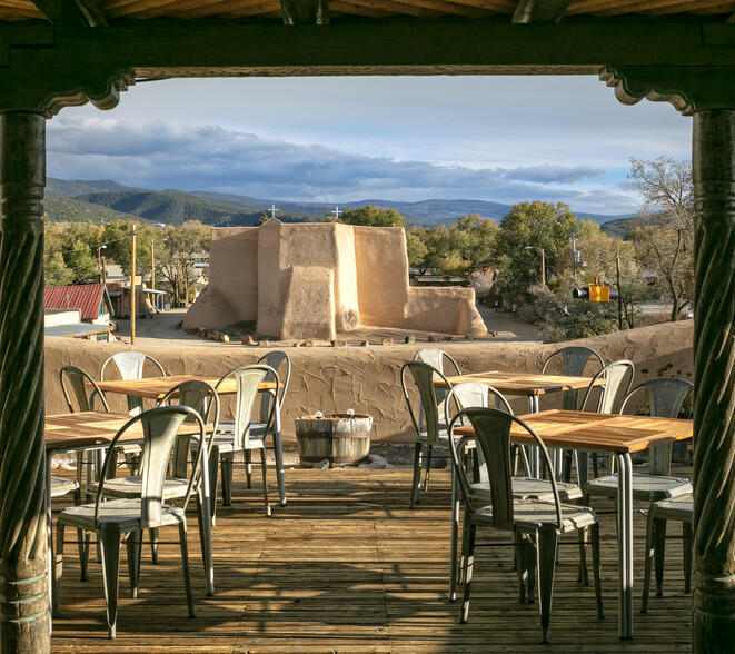 4140 NM-68 Hwy, Ranchos De Taos, NM for sale - Primary Photo - Image 2 of 16