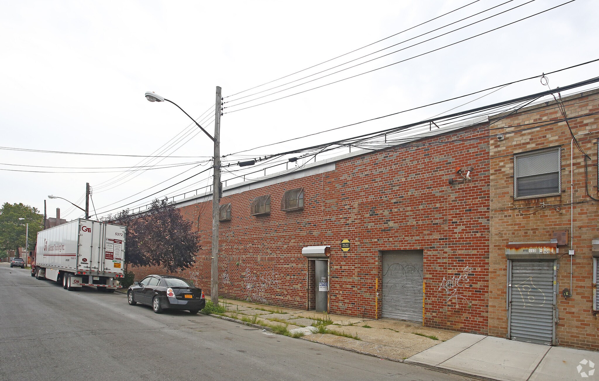 595 Berriman St, Brooklyn, NY à vendre Photo principale- Image 1 de 9