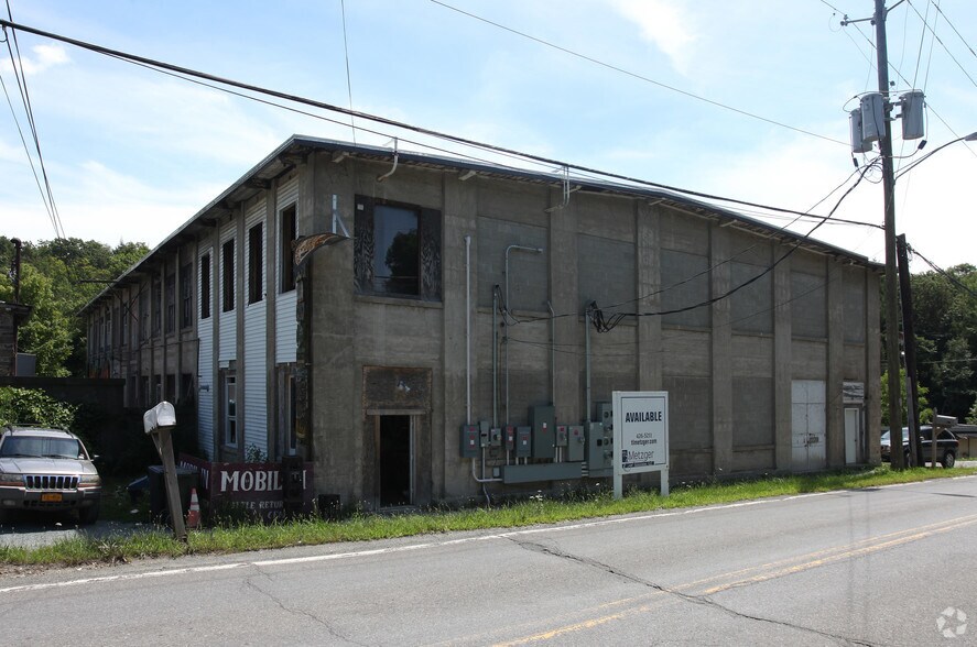 1548 Burden Lake Rd, Averill Park, NY à louer - Photo du bâtiment - Image 2 de 42