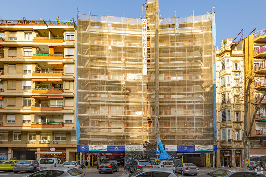 Commerce de détail dans Barcelona, BAR à louer - Photo principale - Image 1 de 1