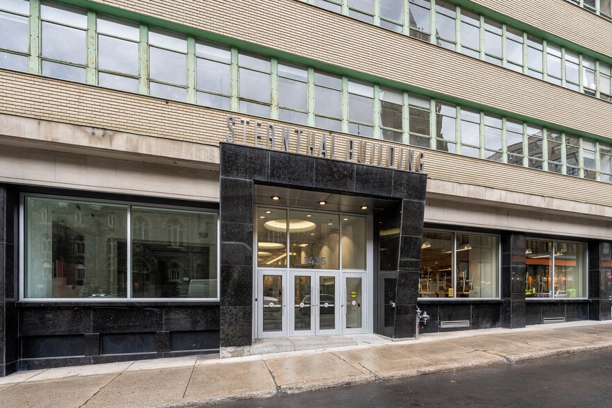 1425-1435 Rue Saint-Alexandre, Montréal, QC à louer - Photo du bâtiment - Image 3 de 9