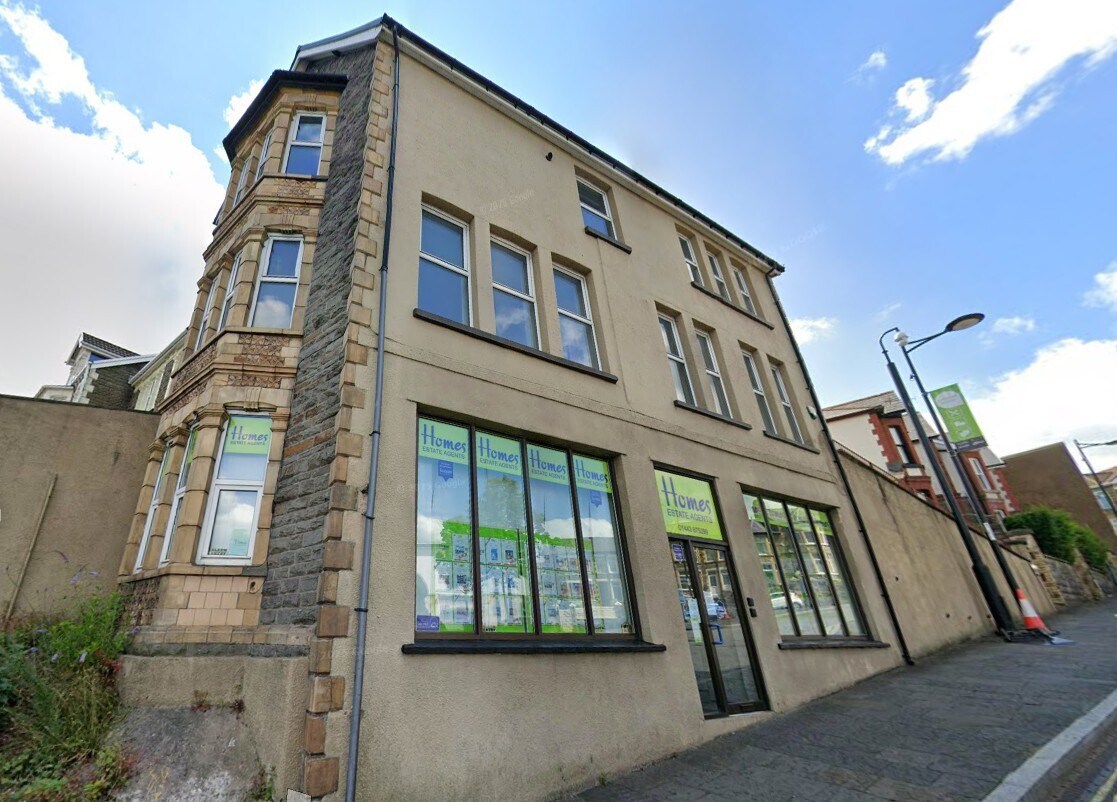 45 Cardiff Rd, Bargoed for lease Primary Photo- Image 1 of 2