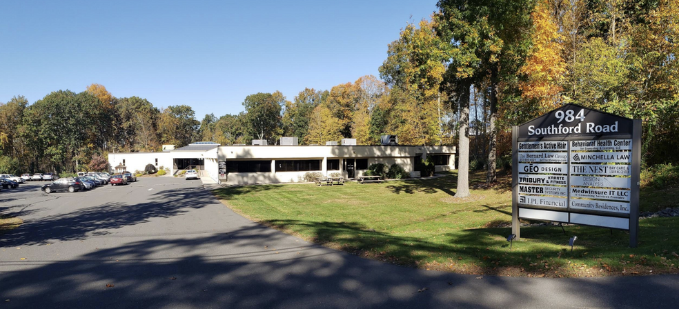 984 Southford Rd, Middlebury, CT for lease - Building Photo - Image 1 of 15