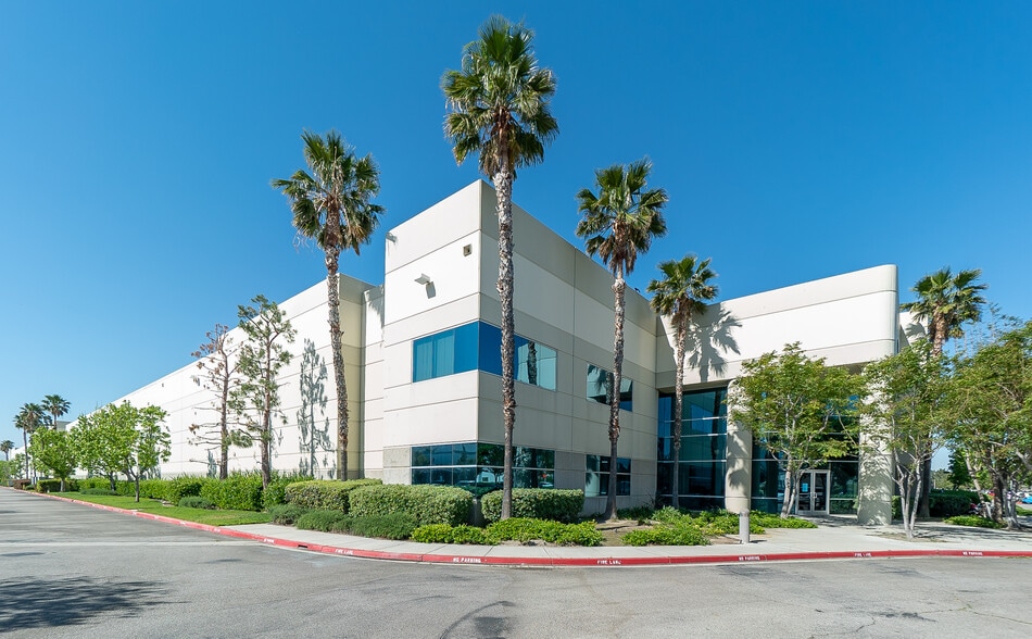 2950 E Philadelphia St, Ontario, CA for lease - Primary Photo - Image 1 of 9