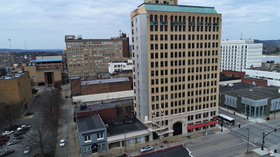 Rare & Historic Redevelopment in CBD portefeuille de 3 propriétés à vendre sur LoopNet.ca - Photo du bâtiment - Image 3 de 5