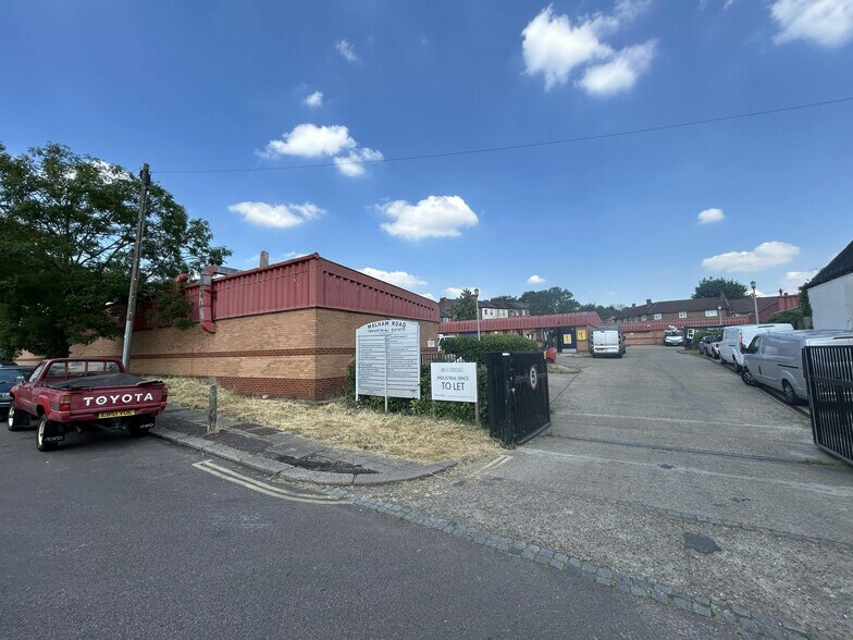 21 Malham Rd, Londres à louer - Photo du bâtiment - Image 2 de 12