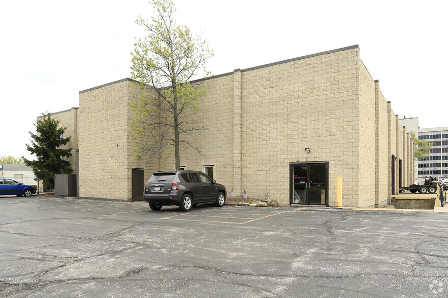 24748 Aurora Rd, Bedford Heights, OH for sale - Building Photo - Image 1 of 1