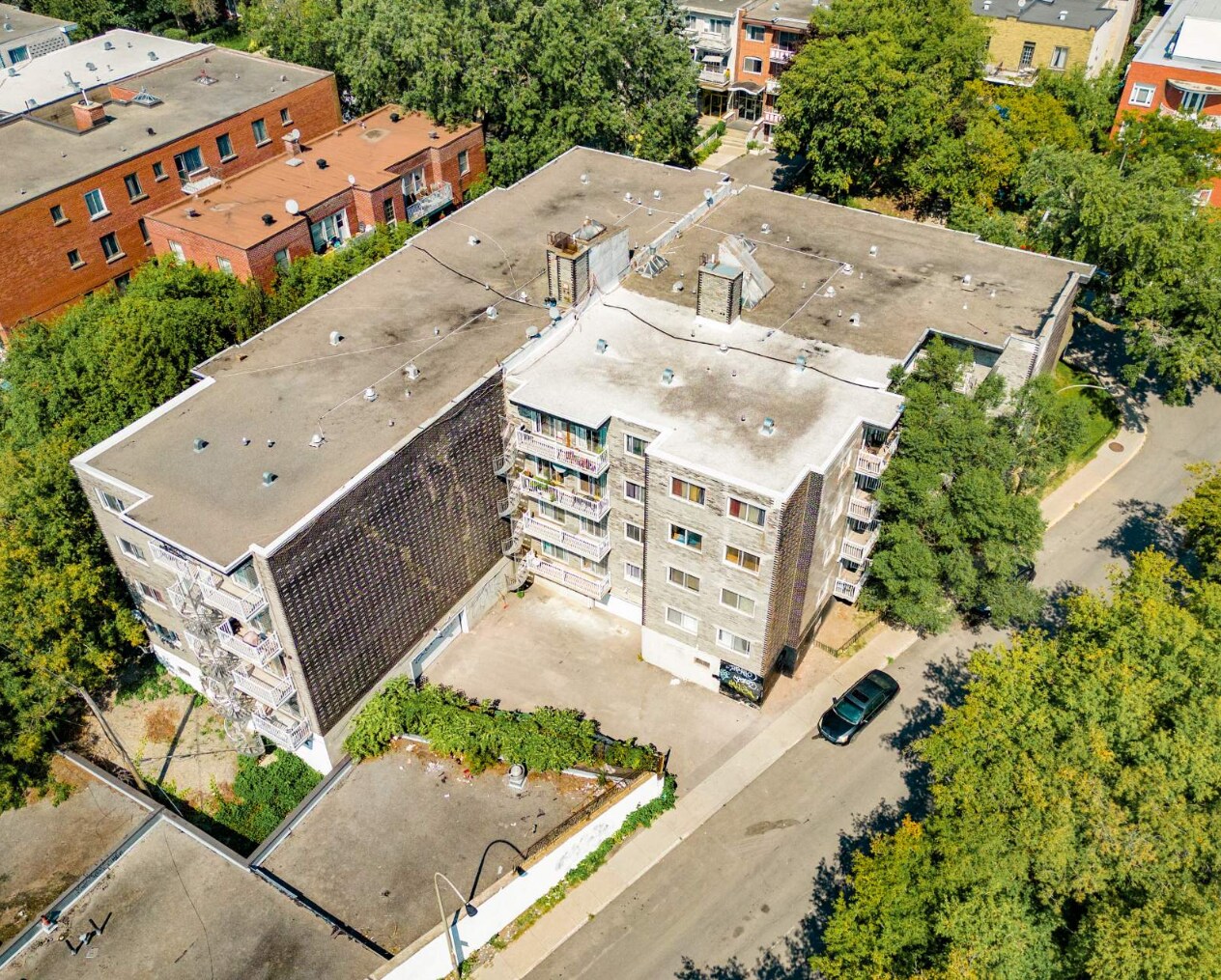 2240-2260 Av Madison, Montréal, QC for sale Primary Photo- Image 1 of 1