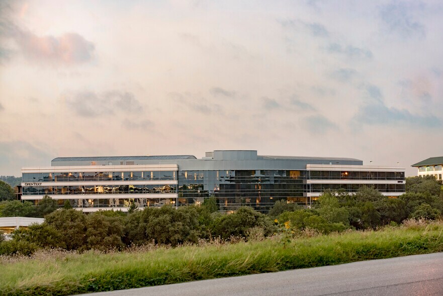 1301 S Mo Pac Expy S, Austin, TX à louer - Photo du bâtiment - Image 1 de 2