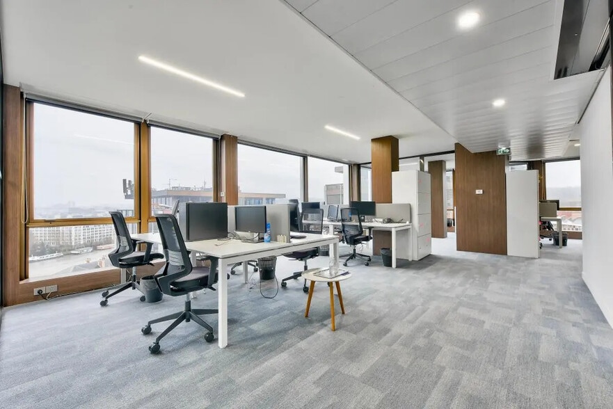 Office in Saint-Cloud for lease - Building Photo - Image 3 of 8