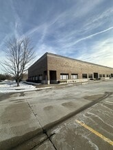 16001-16041 Leone Dr, Macomb, MI à louer Photo intérieure- Image 1 de 6