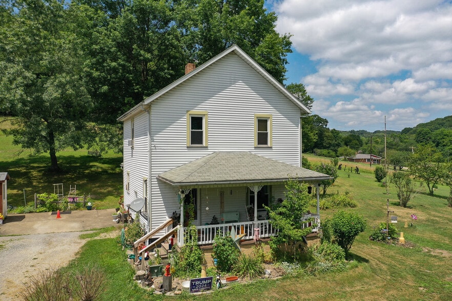 1728 Tall Timber Rd NE, New Philadelphia, OH à vendre - Photo du bâtiment - Image 3 de 50