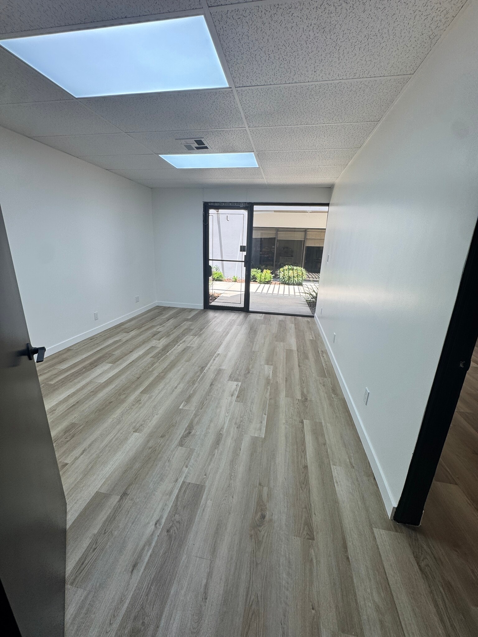 23930-23978 Craftsman Rd, Calabasas, CA for lease Interior Photo- Image 1 of 20