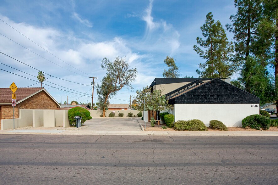606 N Stapley Dr, Mesa, AZ à vendre - Photo du bâtiment - Image 3 de 23