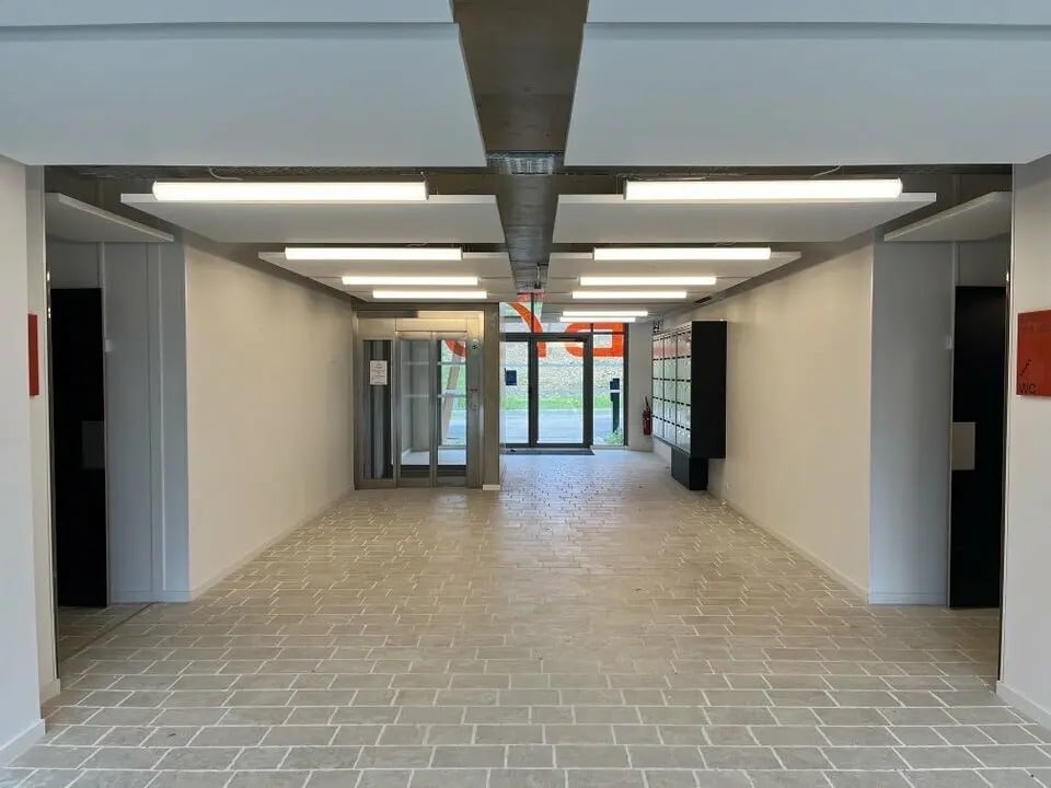 Office in Biarritz for lease Lobby- Image 1 of 2