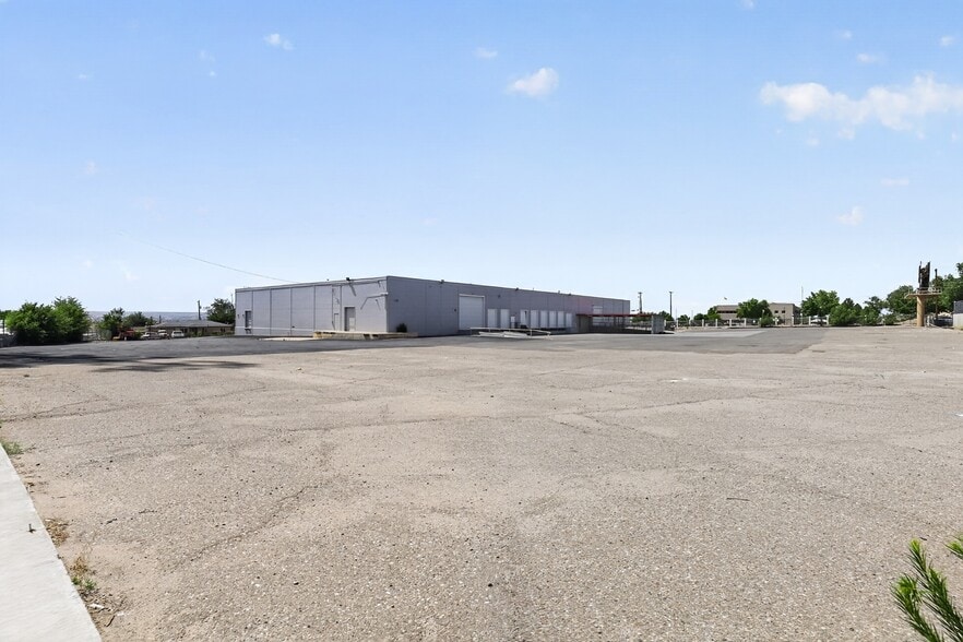 2645 Baylor Dr SE, Albuquerque, NM à vendre - Photo du bâtiment - Image 3 de 19