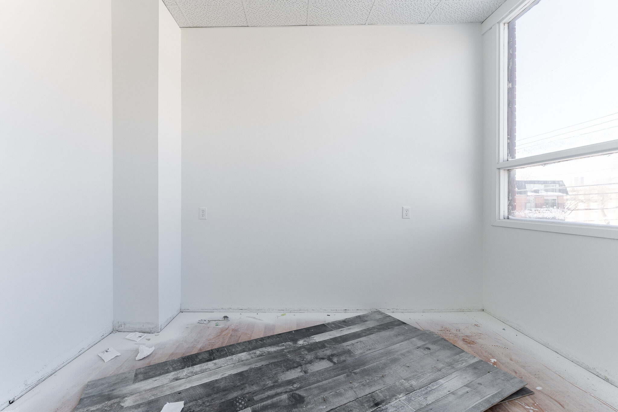 10552-10554 82nd Ave NW, Edmonton, AB à louer Photo intérieure- Image 1 de 26