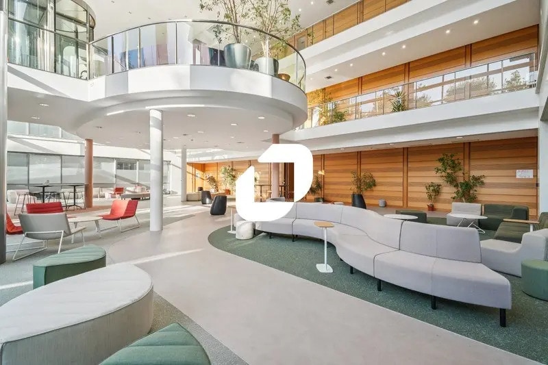 Office in Roissy-en-France for lease - Lobby - Image 2 of 20