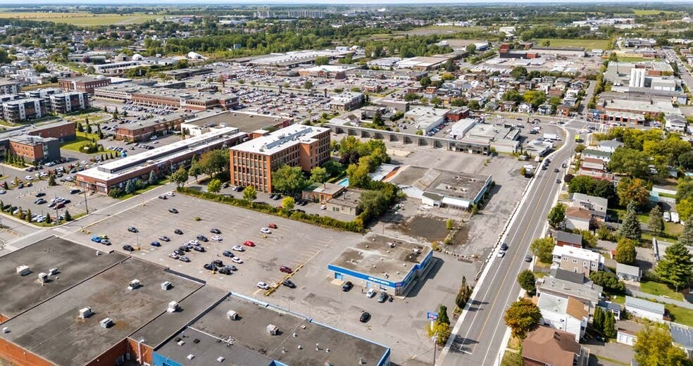 200 Boul Saint-Joseph, St-Jean-sur-Richelieu, QC for sale - Building Photo - Image 2 of 3