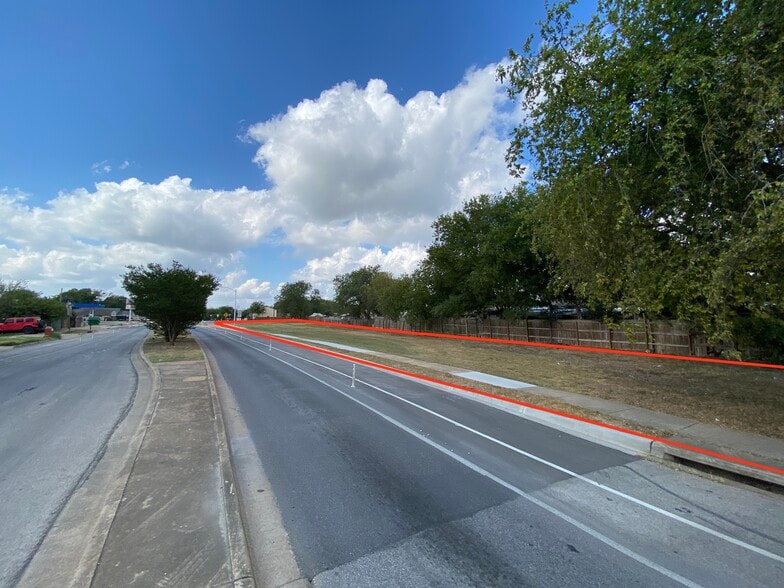 5004 Pleasant Valley rd, Austin, TX for sale - Building Photo - Image 2 of 6