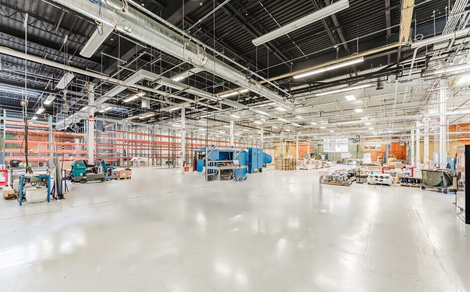 3030 Gilchrist Rd, Akron, OH à louer - Photo intérieure - Image 2 de 3