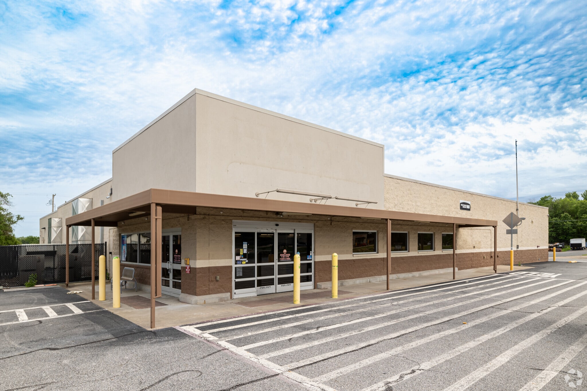 800 S 1st Ave, Gravette, AR for sale Primary Photo- Image 1 of 5