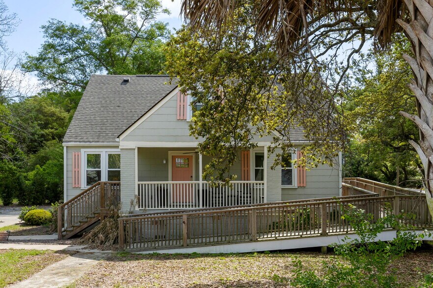 1536 Folly Rd, Charleston, SC à louer - Photo du bâtiment - Image 2 de 16