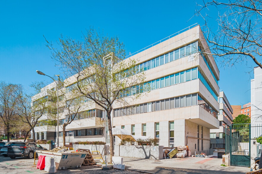 Bureau dans Madrid, Madrid à vendre - Photo du bâtiment - Image 3 de 3