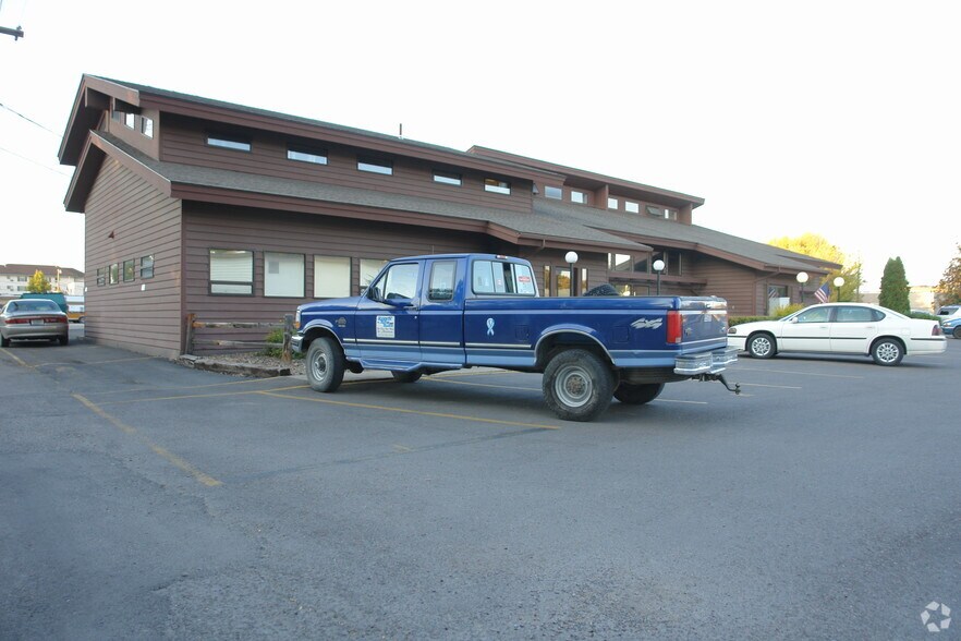322 2nd Ave W, Kalispell, MT à louer - Photo du bâtiment - Image 2 de 2