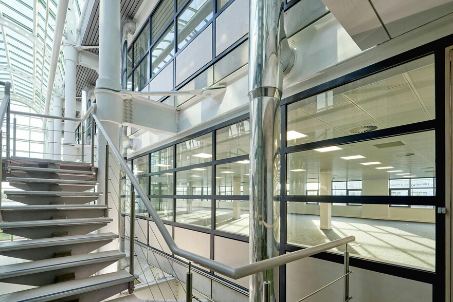 Imperial Way, Reading à louer - Photo du bâtiment - Image 3 de 6