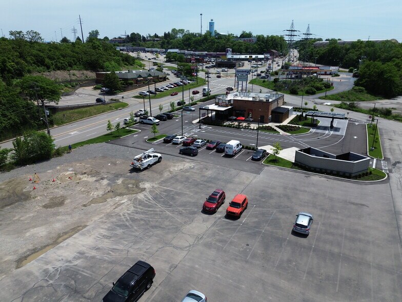 348 Lincoln Highway, North Versailles, PA à louer - Photo du bâtiment - Image 3 de 3