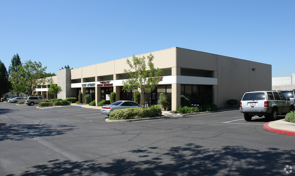 555 N Benson Ave, Upland, CA for lease - Building Photo - Image 3 of 4