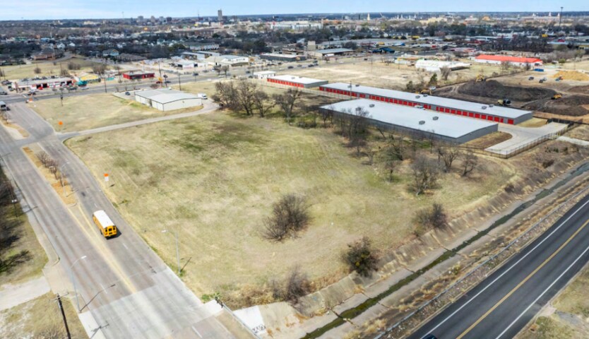2332 S 18th St, Waco, TX for sale - Building Photo - Image 2 of 4