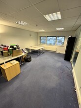 English Clos, Hove for lease Interior Photo- Image 2 of 2