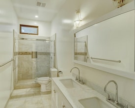 5647 Beckford Ave, Tarzana, CA for lease Interior Photo- Image 2 of 9