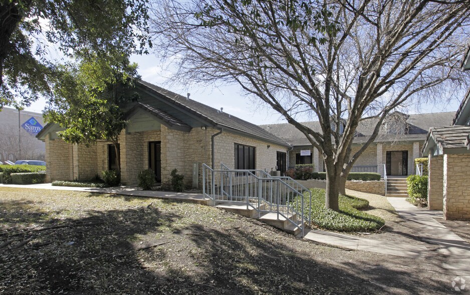 2302 Rawhide Dr, Round Rock, TX à vendre - Photo du bâtiment - Image 2 de 4