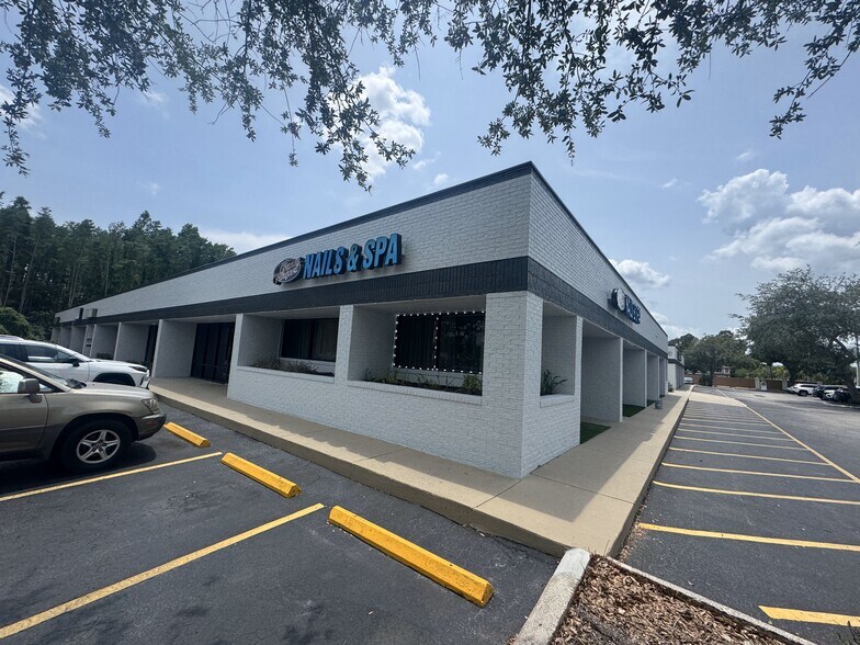 3802 Ehrlich Rd, Tampa, FL à louer - Photo du bâtiment - Image 3 de 8