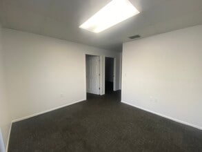 4301 32nd St, Bradenton, FL for lease Interior Photo- Image 2 of 12