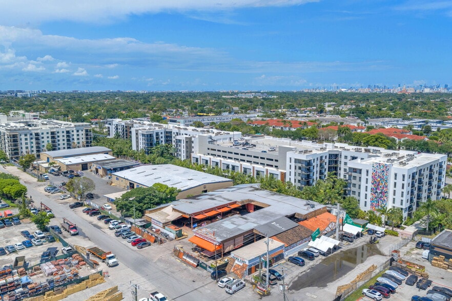 4385 SW 70th Ct, Miami, FL for sale - Building Photo - Image 2 of 4