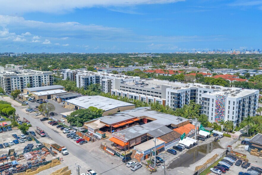 4385 SW 70th Ct, Miami, FL à vendre - Photo du bâtiment - Image 2 de 4