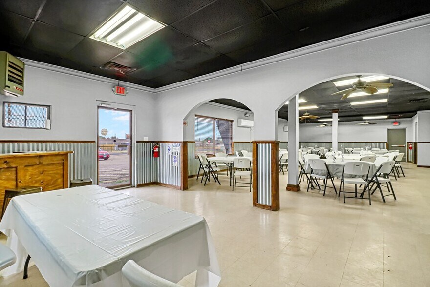 406 S Jackson Ave, Odessa, TX for lease - Interior Photo - Image 3 of 10